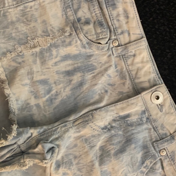 Light Blue Acid Wash Denim Shorts - Picture 6 of 9